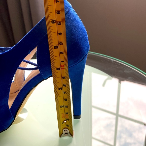 Last call before donation. Electric blue pump with cutouts on the side. NWOT. - Picture 6 of 6